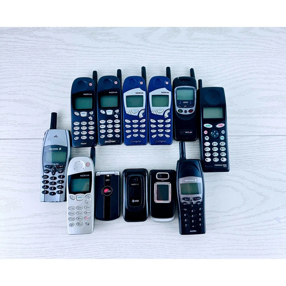Vintage Nokia Ericsson Flip Phone Lot 12pc Retro Cell Phone Collection Prop Tech